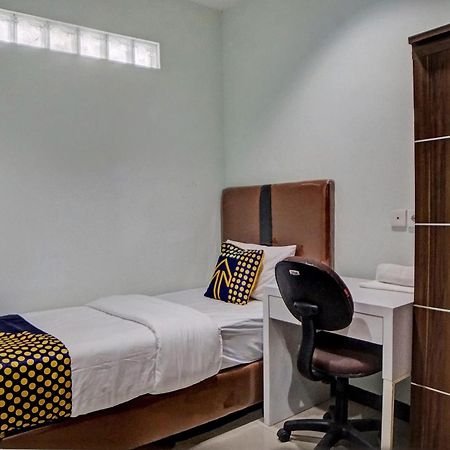Spot On 92822 Finest House Near Amplas Bus Terminal Medan Exterior foto